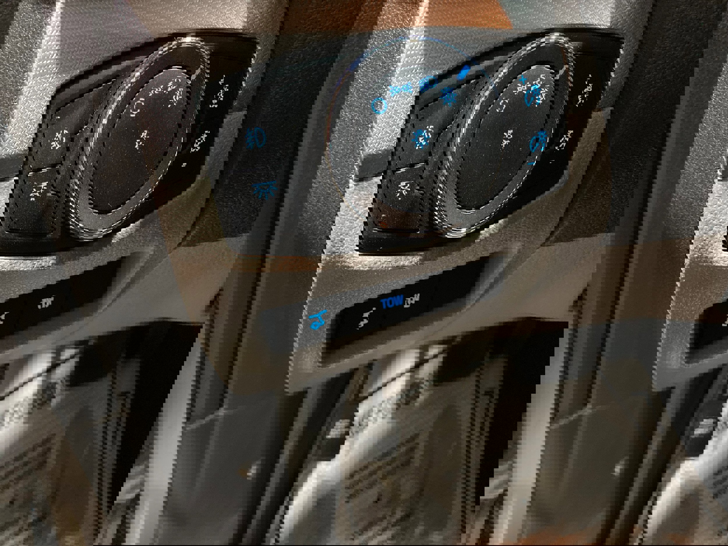 Used 2015 Ford Explorer XLT w/ Equipment Group 202B image 23