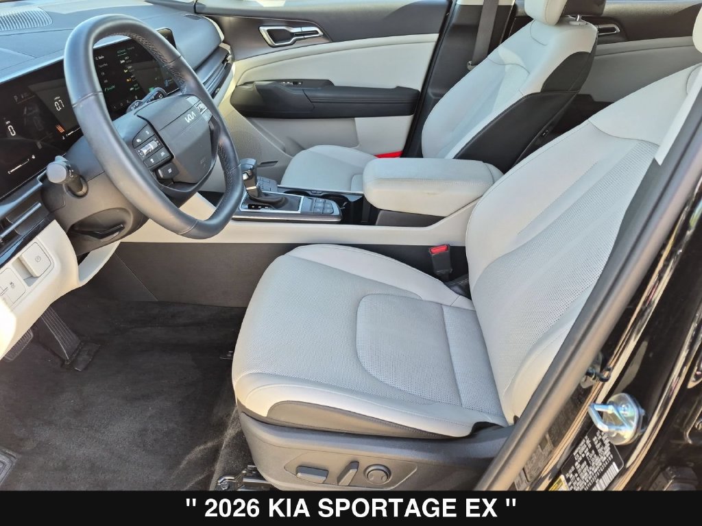 Used 2026 Kia Sportage EX w/ EX Panorama Roof Package FWD image 11