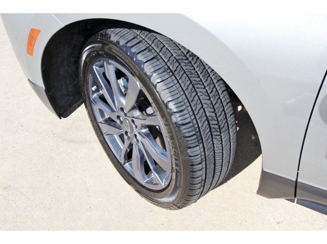 Used 2023 Chevrolet Equinox RS w/ RS Leather Package FWD image 7