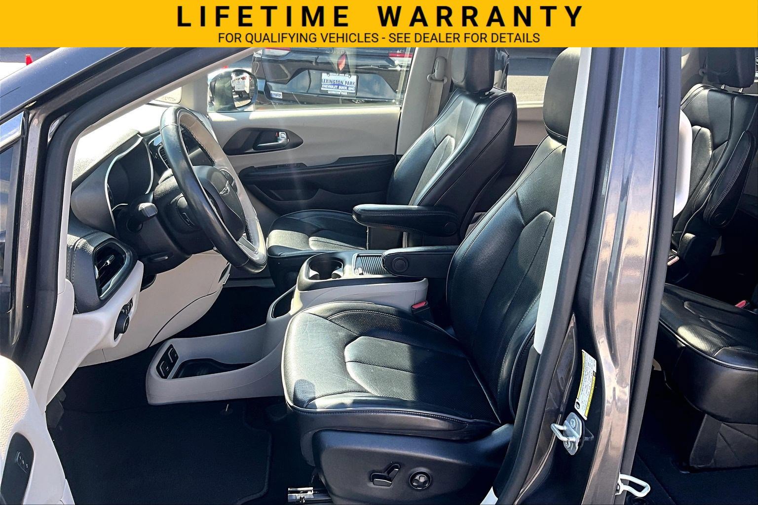 Used 2020 Chrysler Pacifica Limited FWD image 21