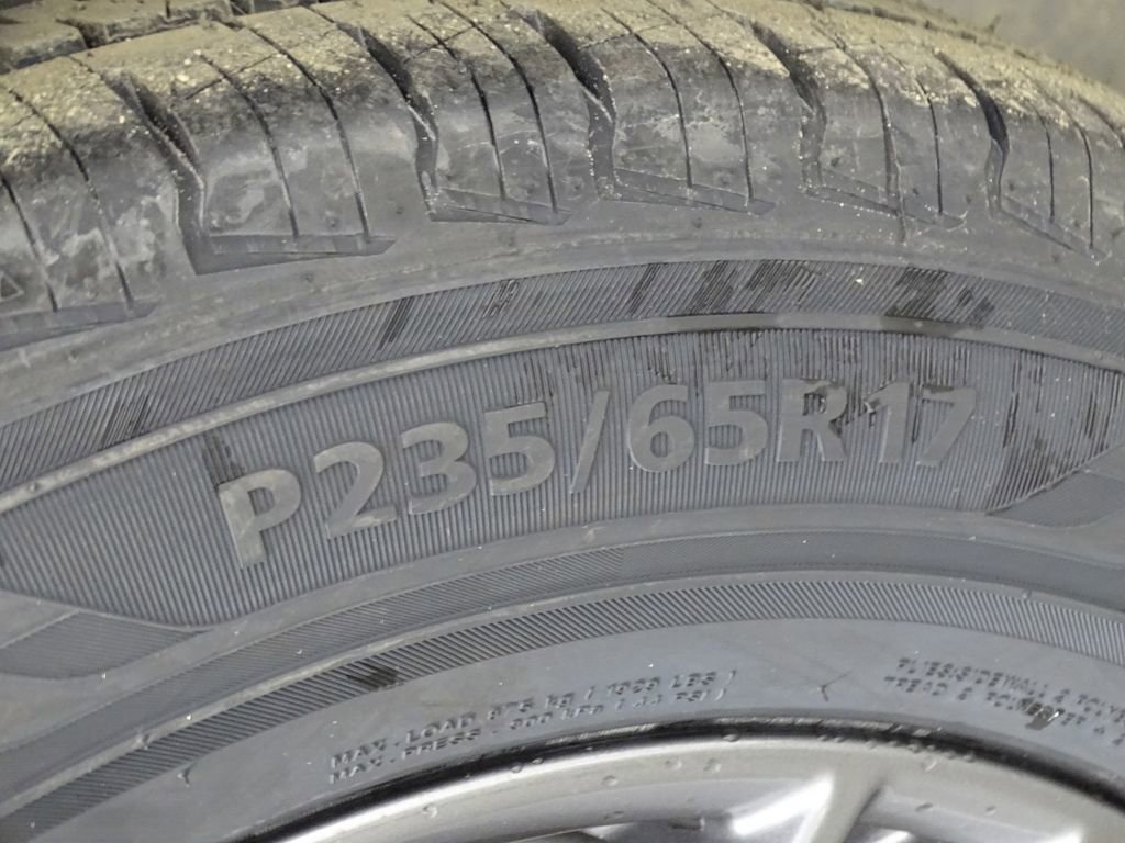 Used 2023 Nissan Rogue S image 42