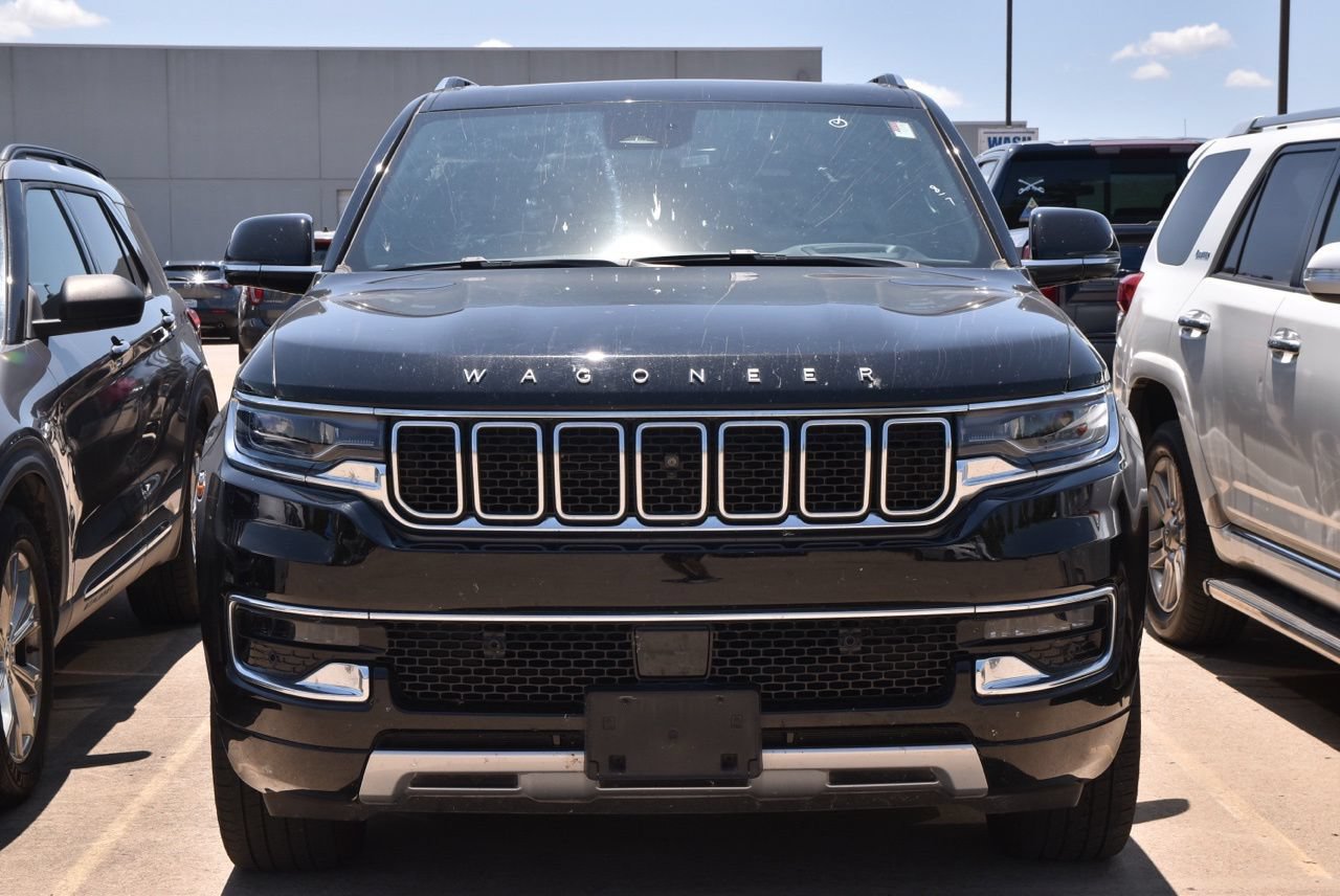 Used 2024 Jeep Wagoneer L Series II w/ Convenience Group I AWD/4WD image 3