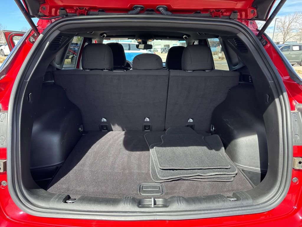 Used 2023 Jeep Compass Sport image 25