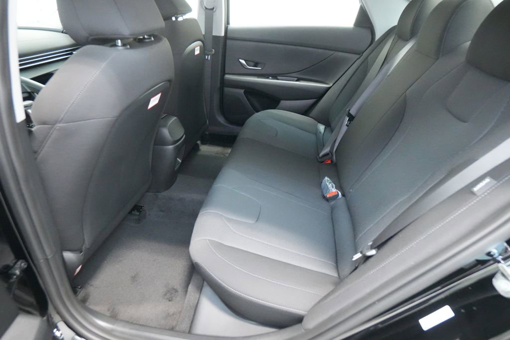 New 2026 Hyundai Elantra SE image 17