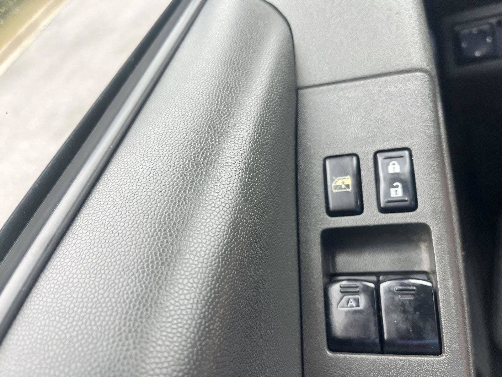 Used 2019 Nissan Frontier SV w/ Value Truck Package AWD/4WD image 12