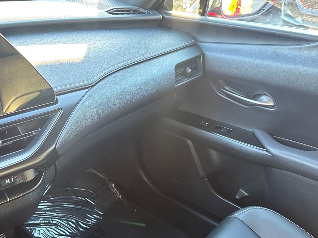 Used 2023 Lexus UX 250h AWD image 28