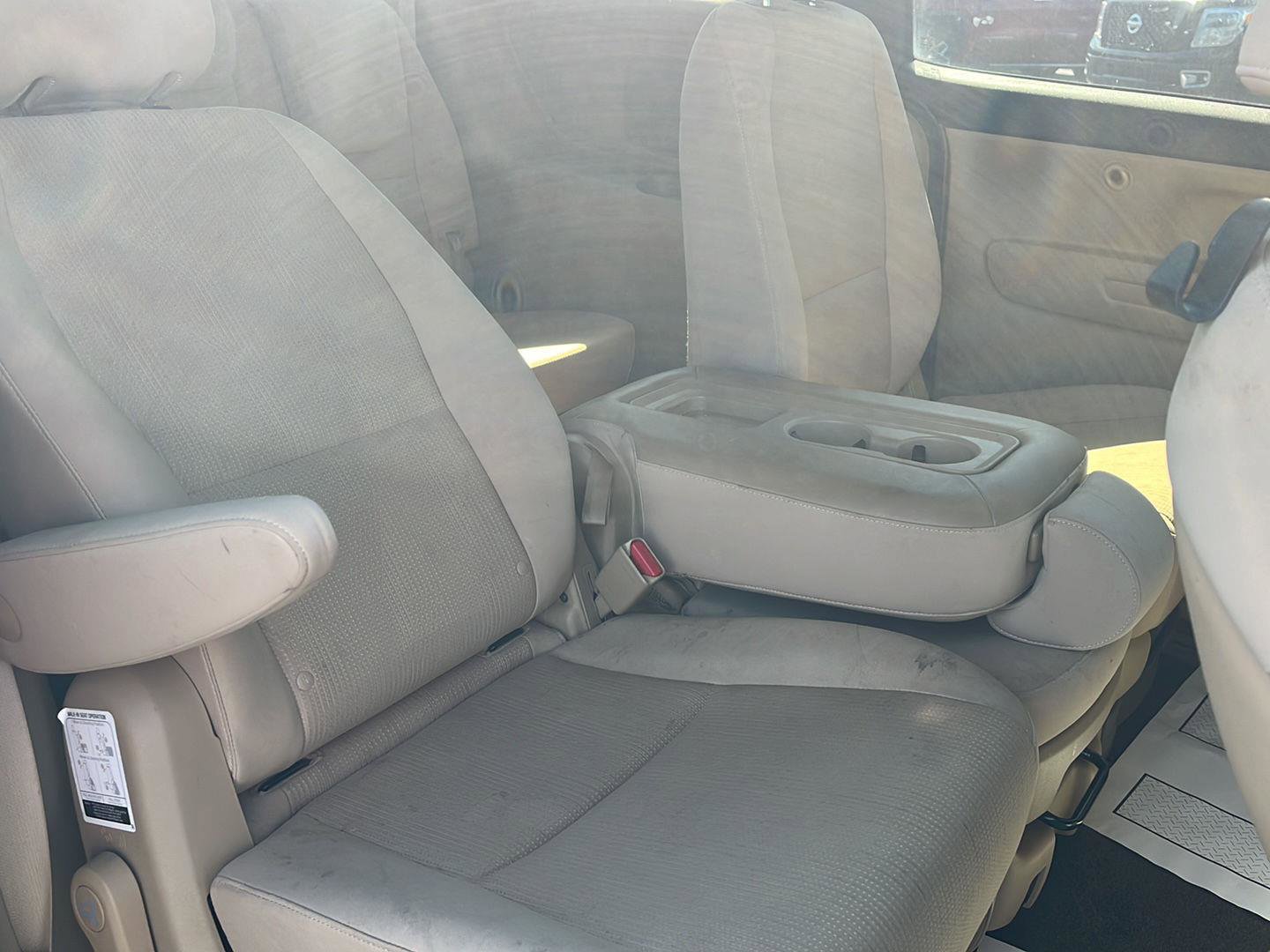 Used 2019 Kia Sedona LX FWD image 25