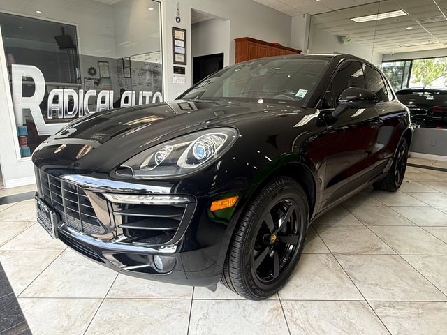 Used 2018 Porsche Macan AWD/4WD image 3