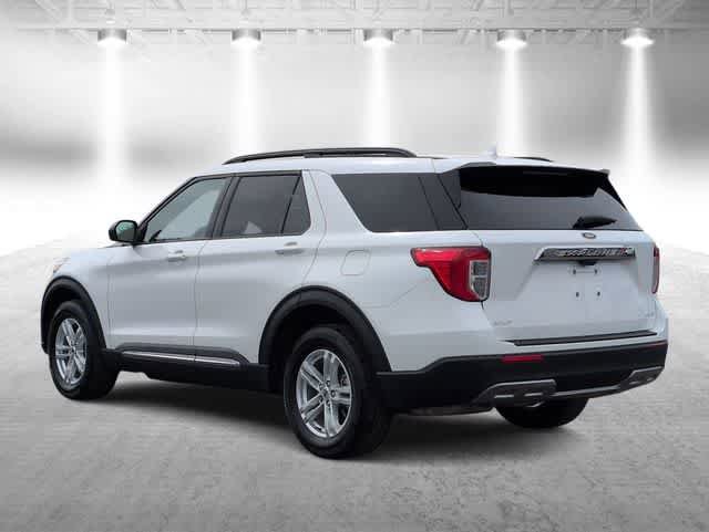 Used 2023 Ford Explorer XLT w/ Equipment Group 202A AWD/4WD image 6