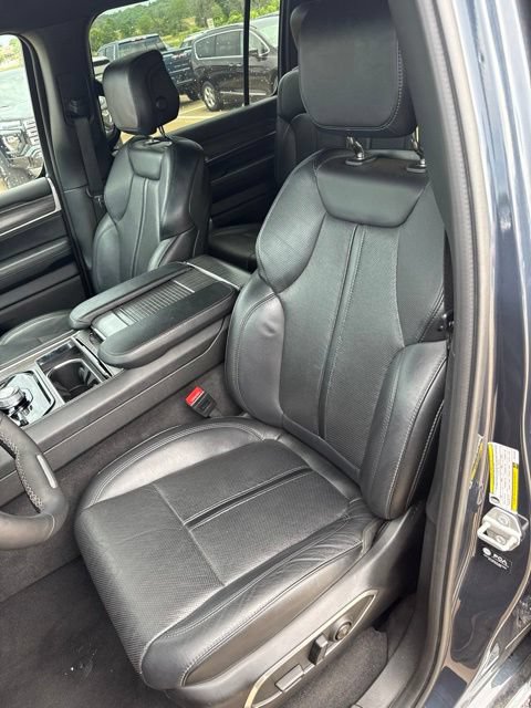 Used 2024 Jeep Wagoneer L Series II w/ Flexible Seating Group AWD/4WD image 20