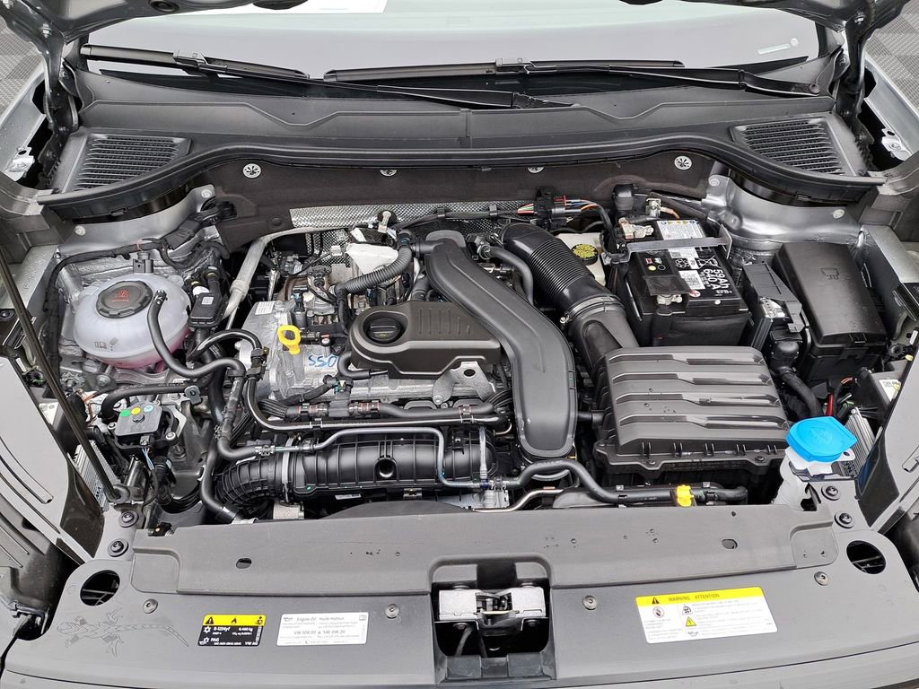 New 2025 Volkswagen Taos SE image 19