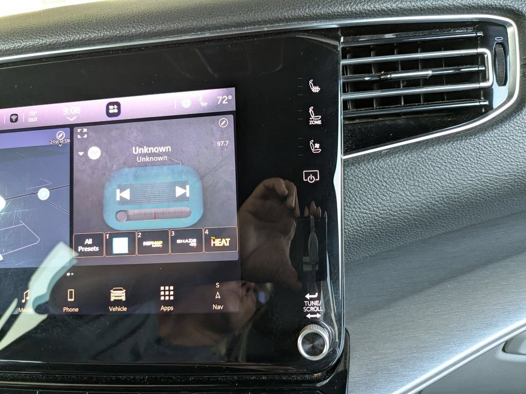 Used 2025 Jeep Wagoneer L 4WD image 22