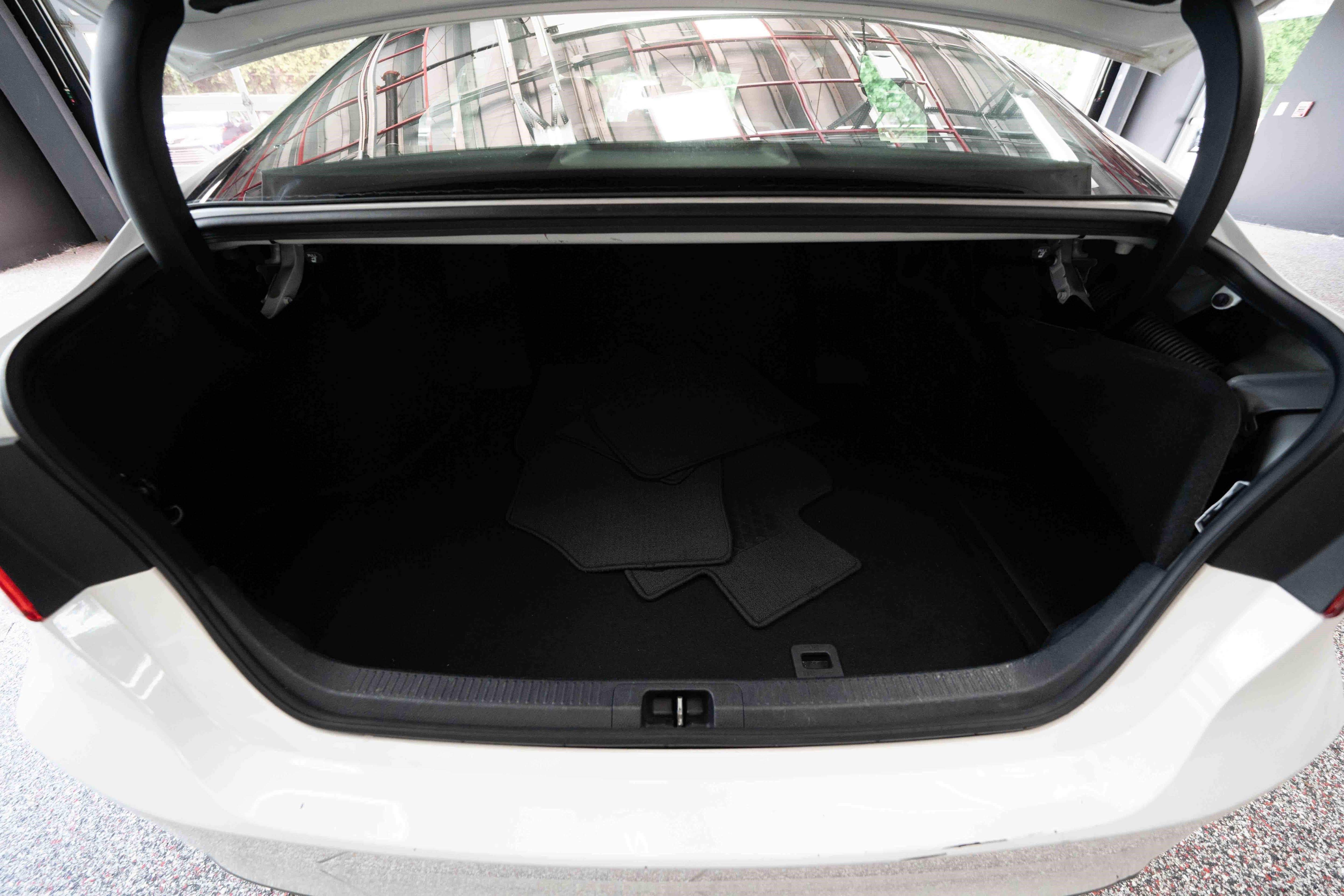 Used 2021 Toyota Camry LE FWD image 27