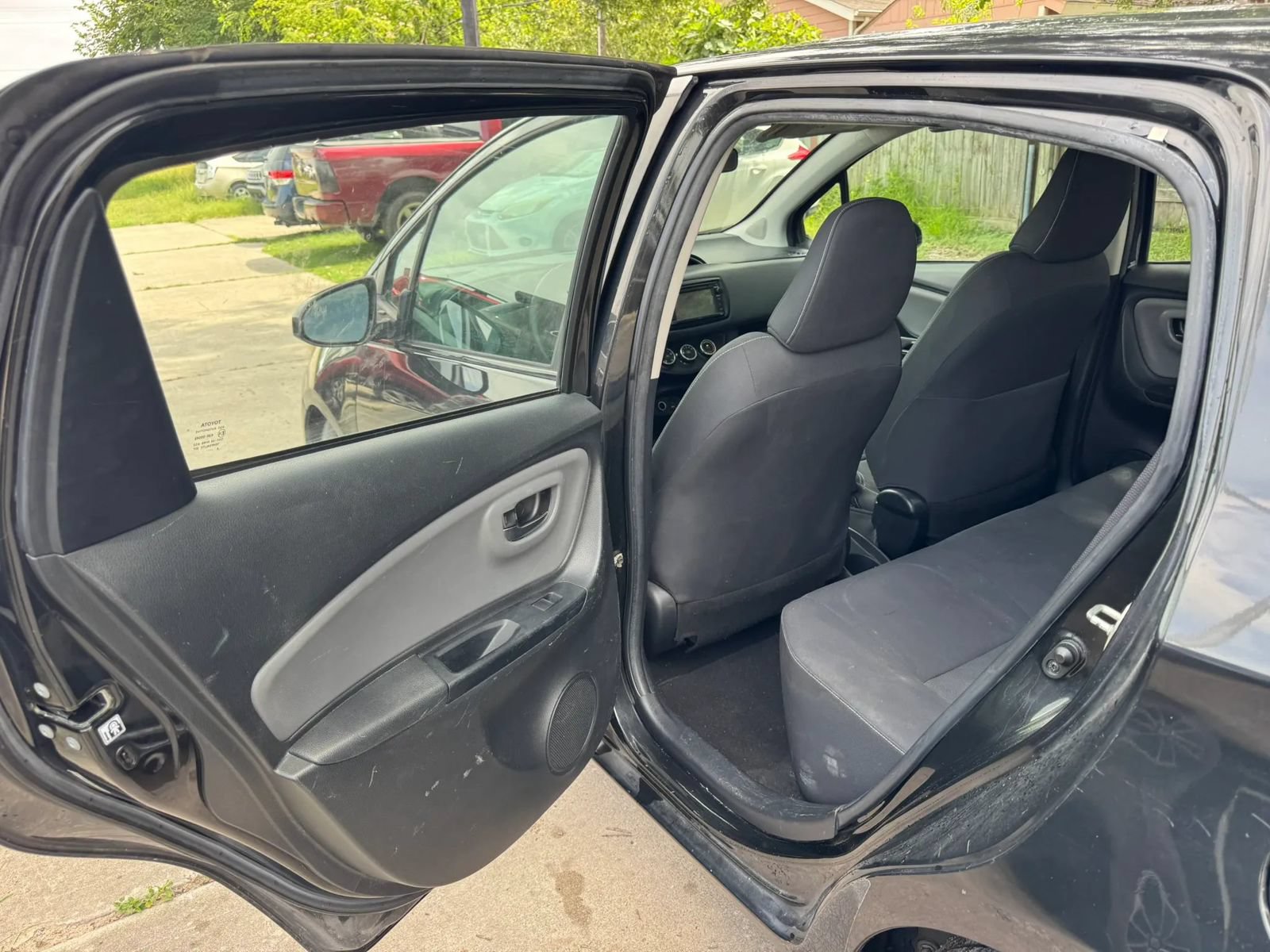 Used 2015 Toyota Yaris SE FWD image 17