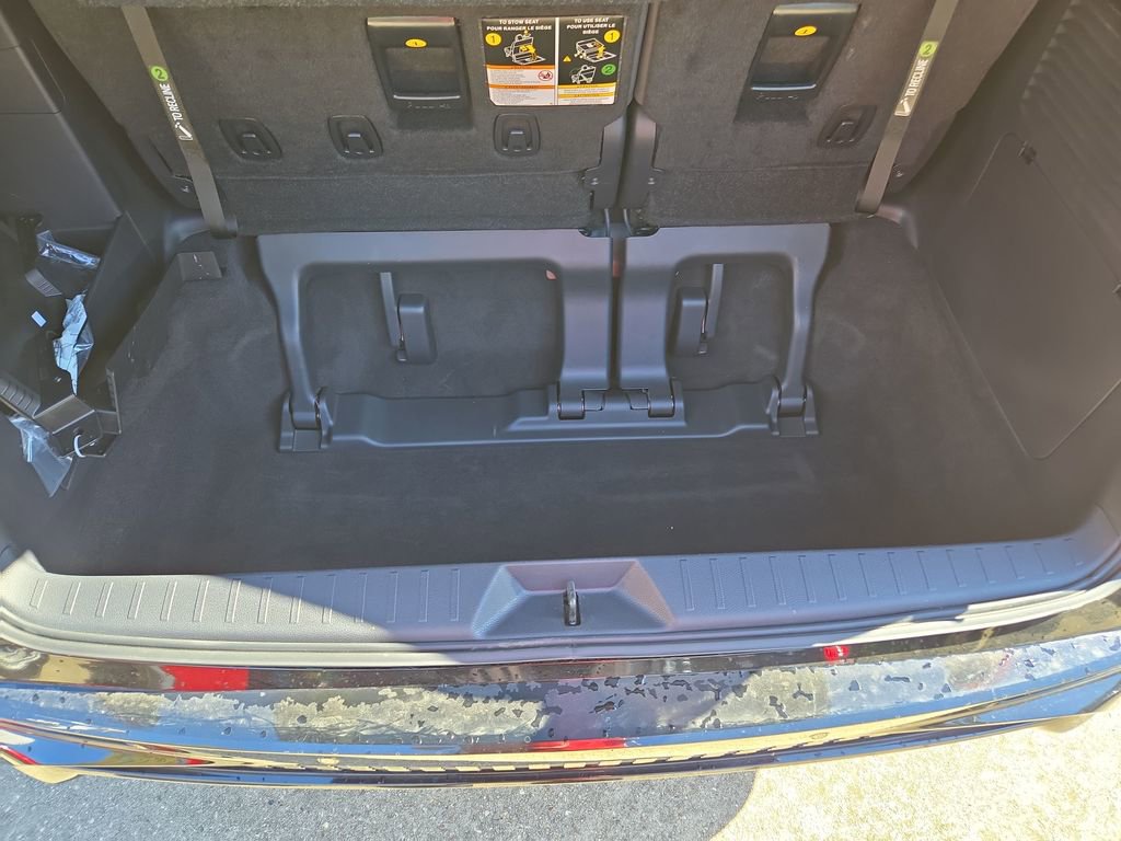 Used 2025 Toyota Sienna XSE image 31