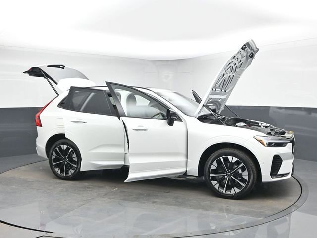 New 2026 Volvo XC60 B5 Plus w/ Protection Package Premier image 45