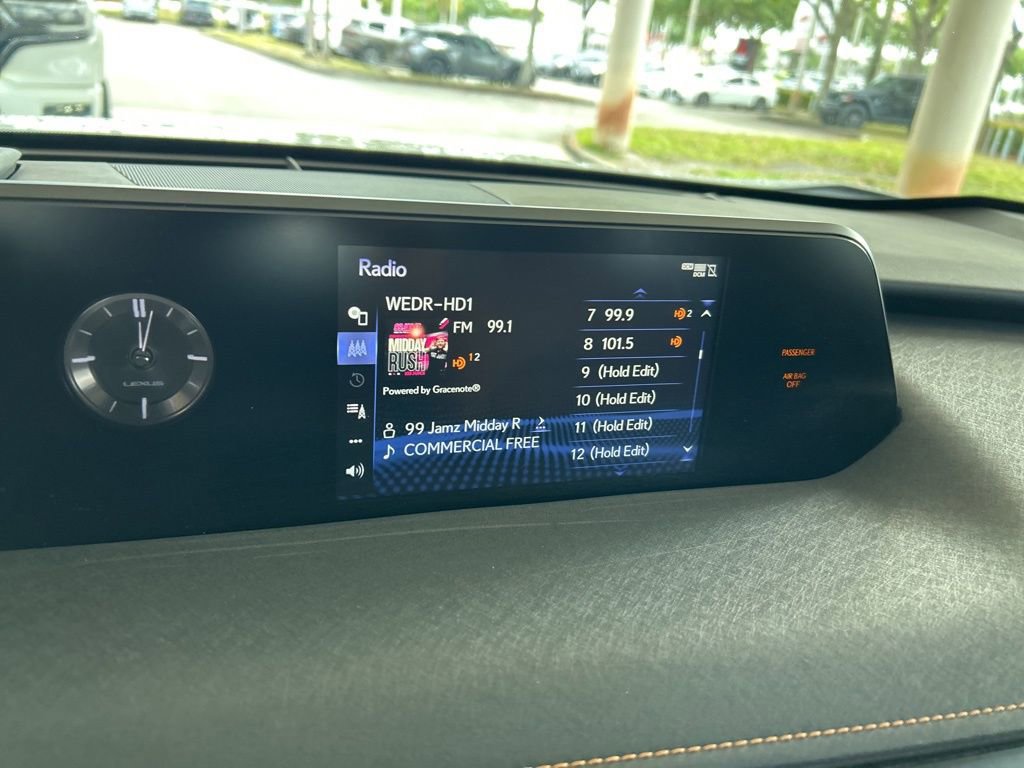 Used 2020 Lexus UX 200 w/ Premium Package image 7