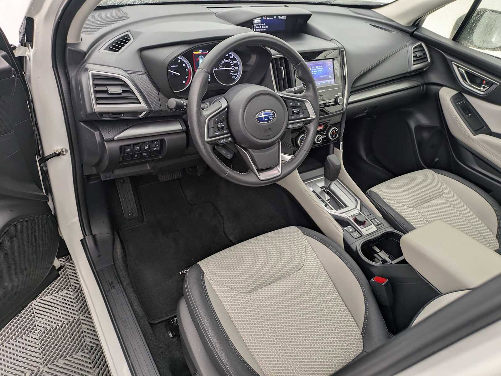 Used 2024 Subaru Forester Premium image 2