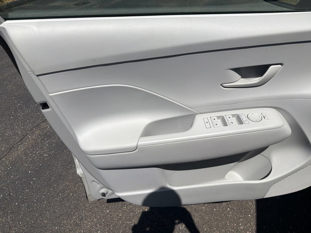 Used 2025 Hyundai Kona SEL AWD/4WD image 11