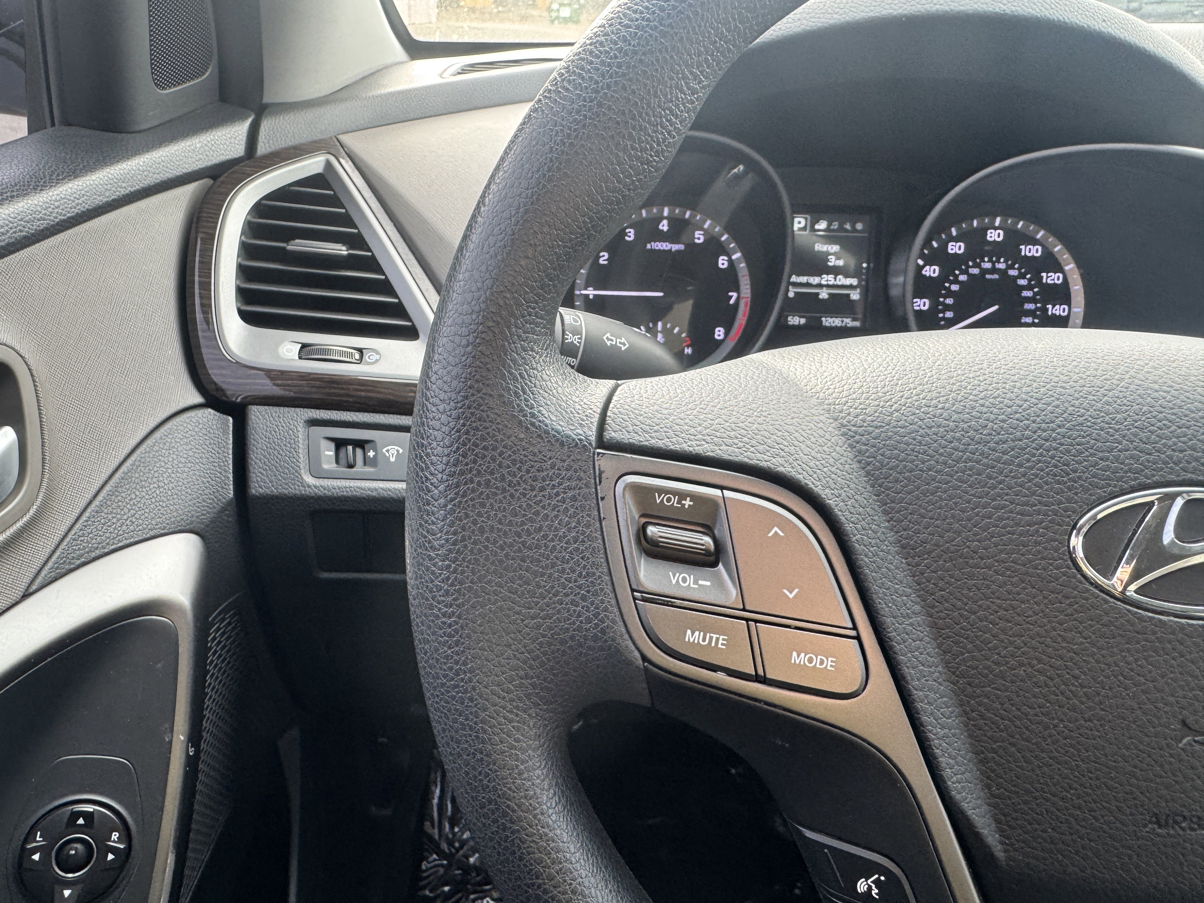 Used 2017 Hyundai Santa Fe Sport image 22