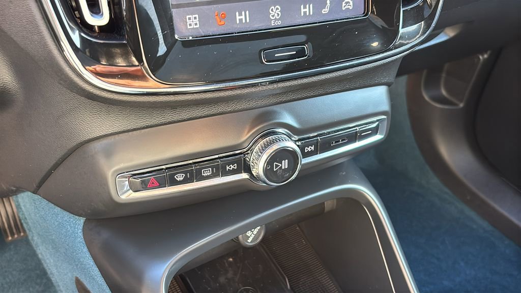 Certified 2023 Volvo C40 P8 Recharge Ultimate AWD/4WD image 19
