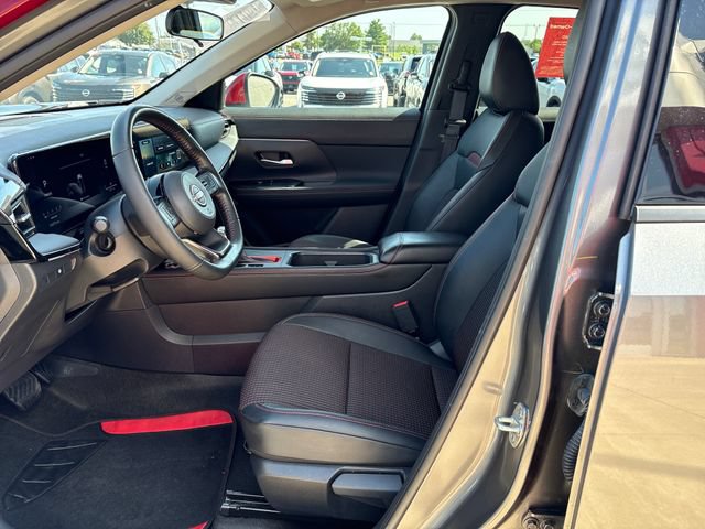 Certified 2025 Nissan Kicks SR AWD/4WD image 9