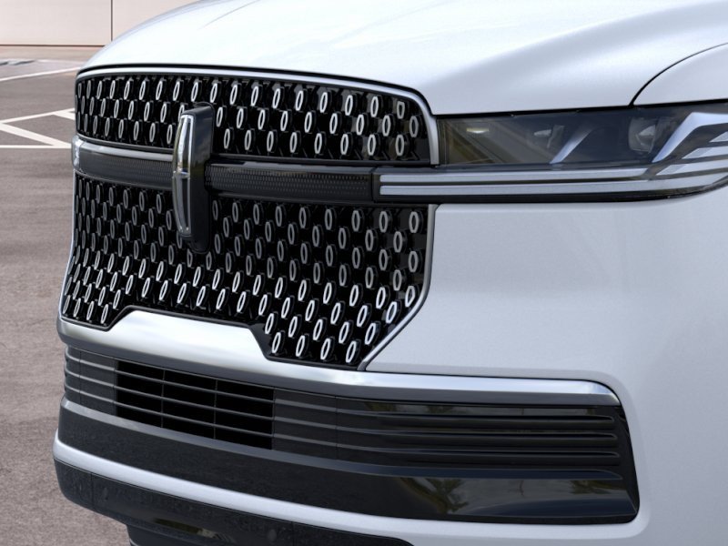 New 2026 Lincoln Navigator Premiere AWD/4WD image 17