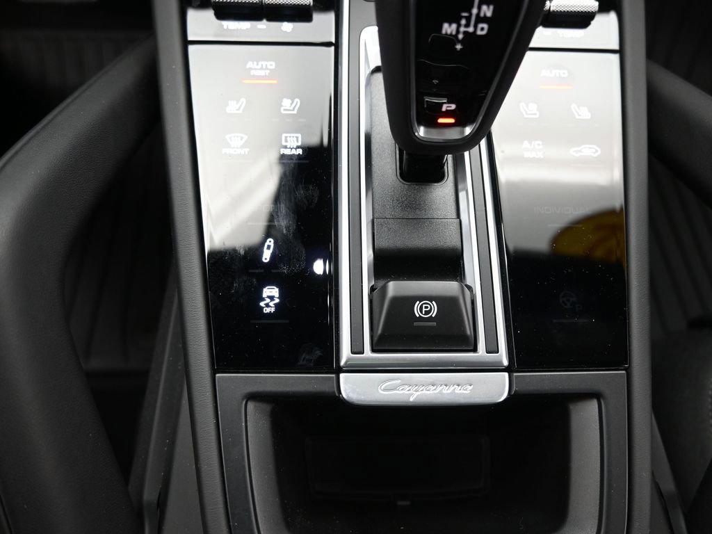 Used 2022 Porsche Cayenne GTS image 39