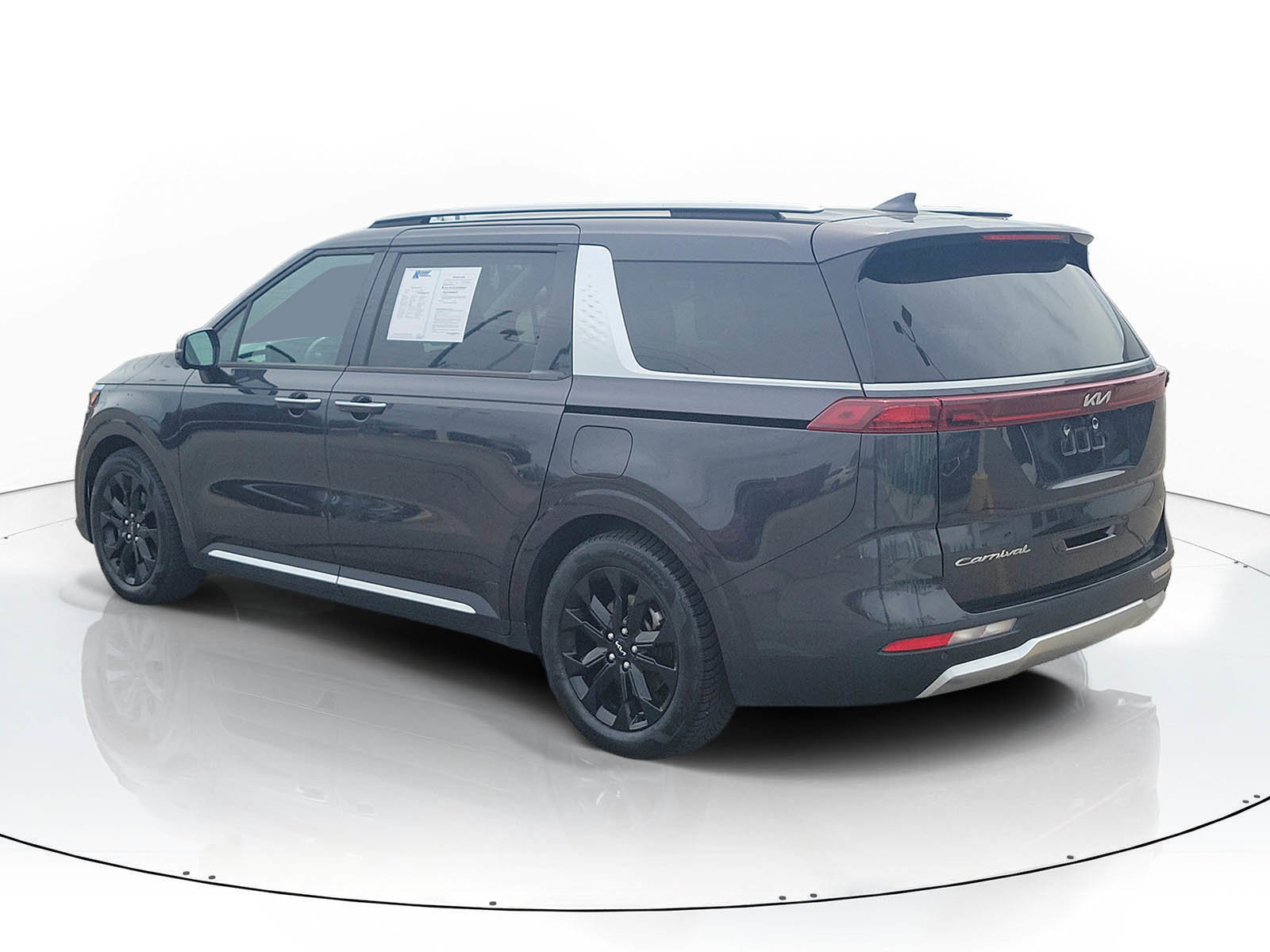 Used 2022 Kia Carnival SX FWD image 4