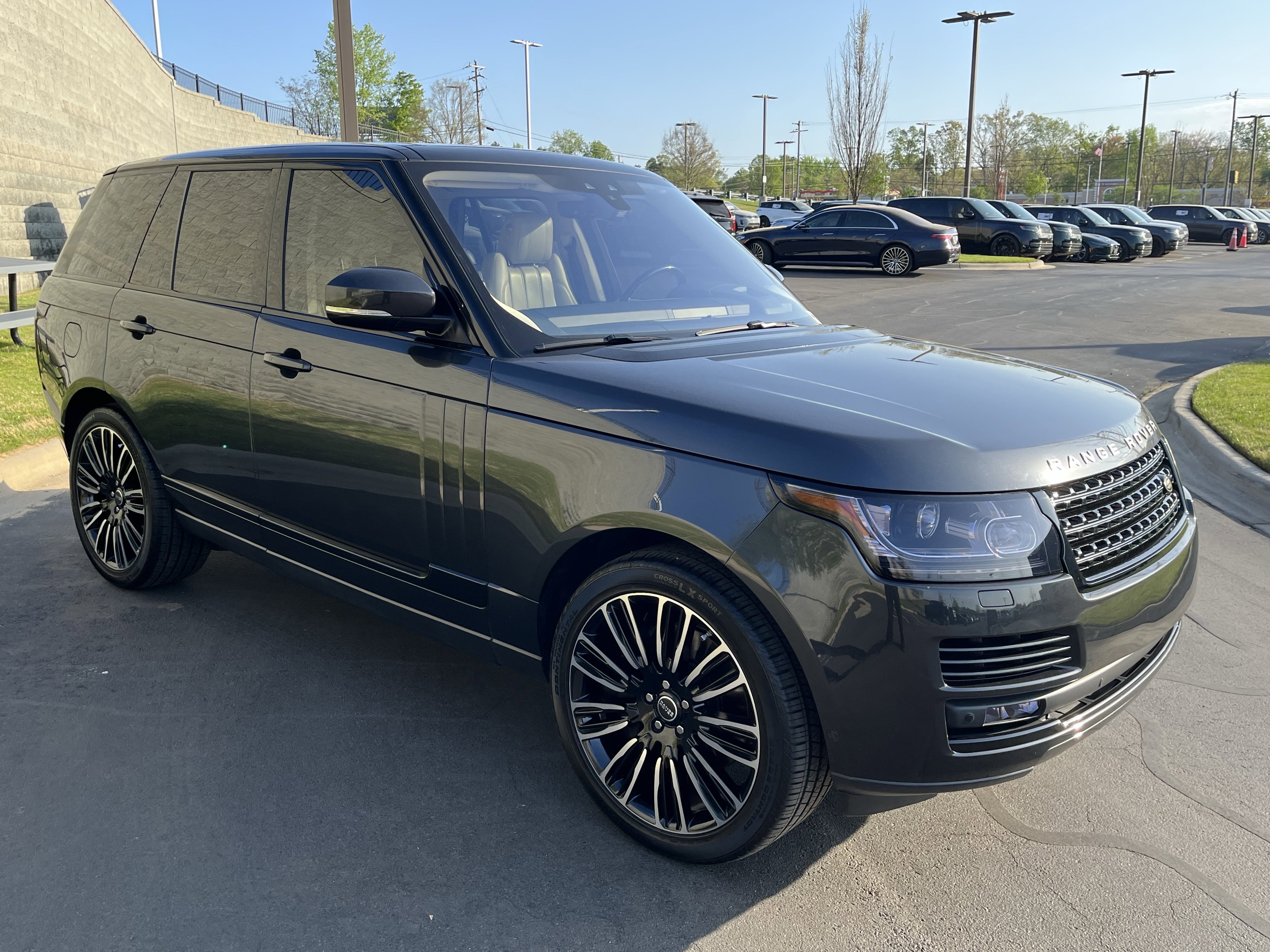 Used 2017 Land Rover Range Rover Supercharged image 9
