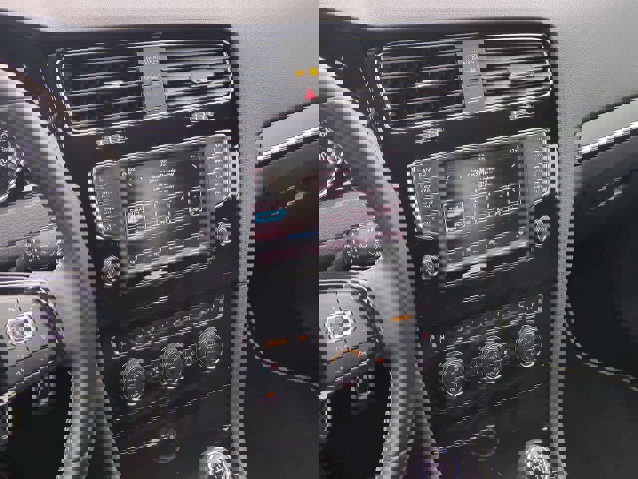 Used 2017 Volkswagen Golf R 4-Door image 26