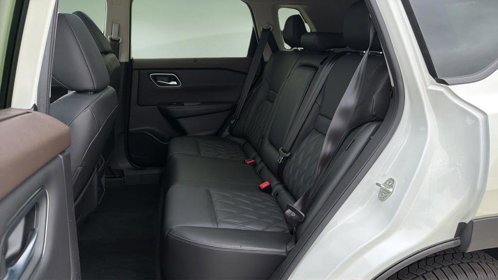 Certified 2023 Nissan Rogue Platinum AWD/4WD image 18