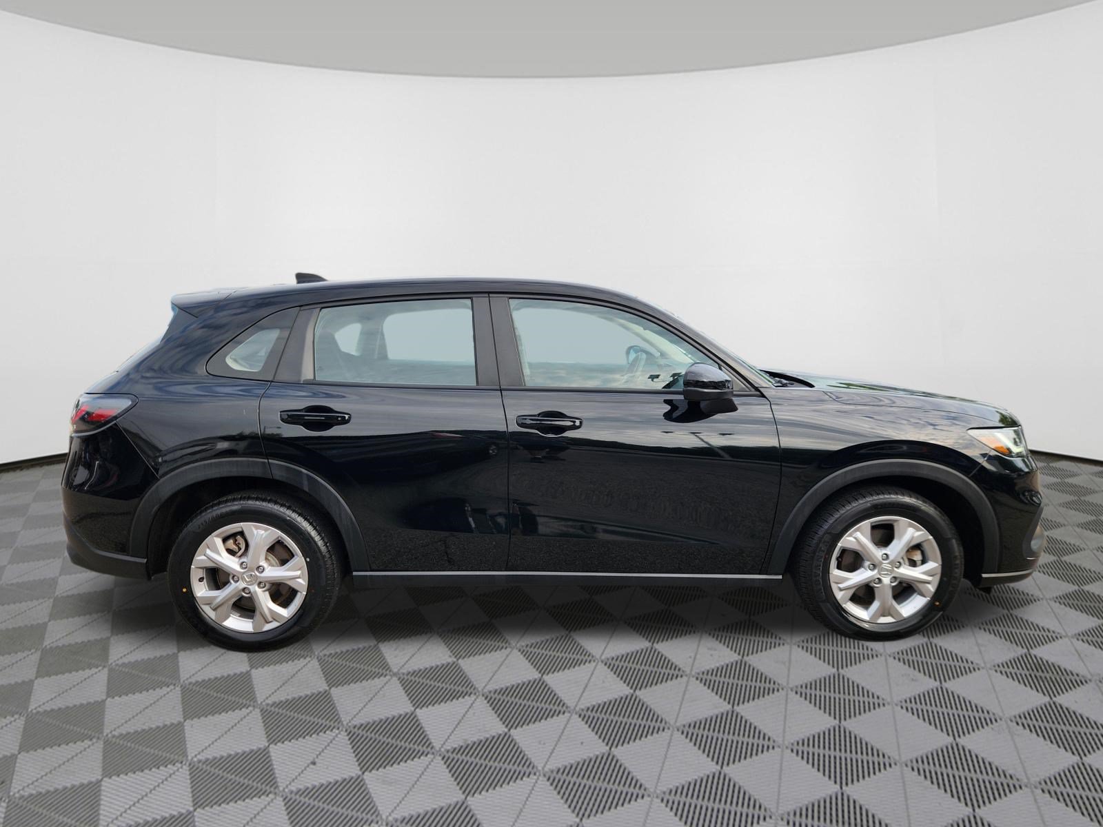 Certified 2024 Honda HR-V LX image 6