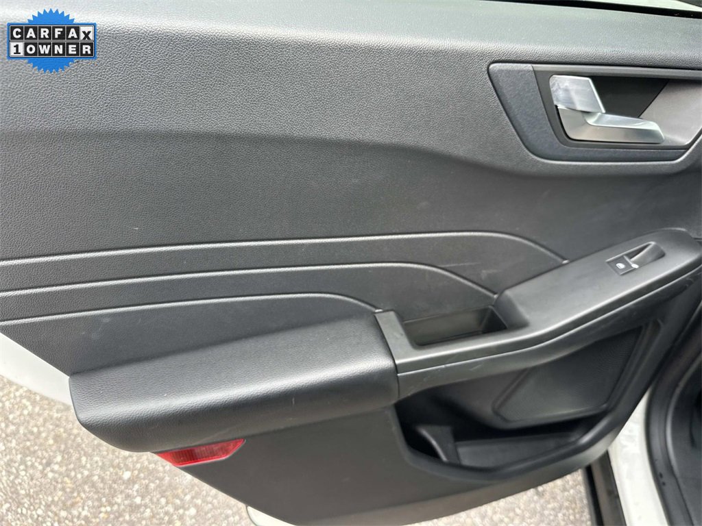 Used 2021 Ford Escape SE w/ SE Sport Appearance Package image 14