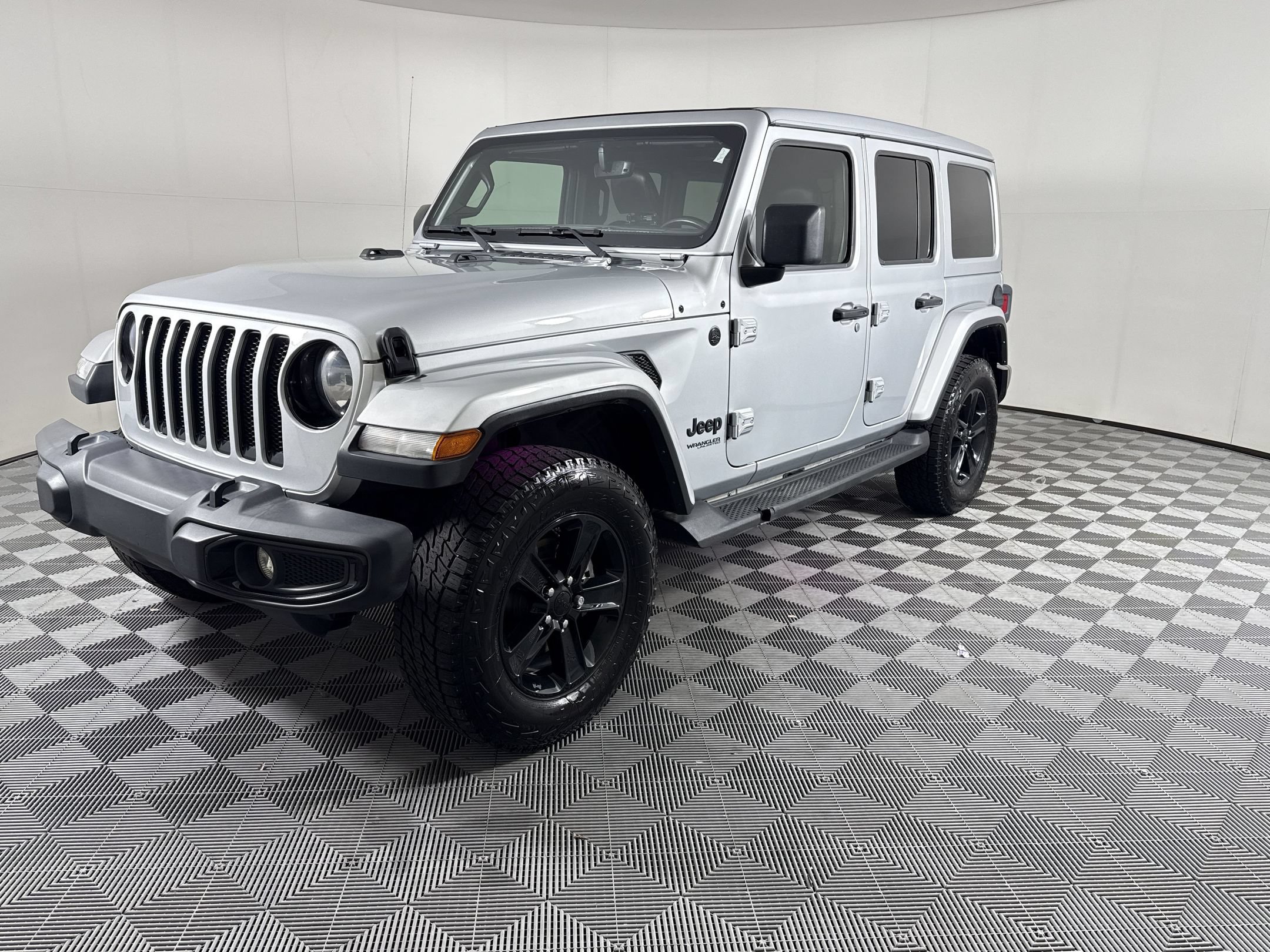 Used 2022 Jeep Wrangler Unlimited Sahara AWD/4WD image 1