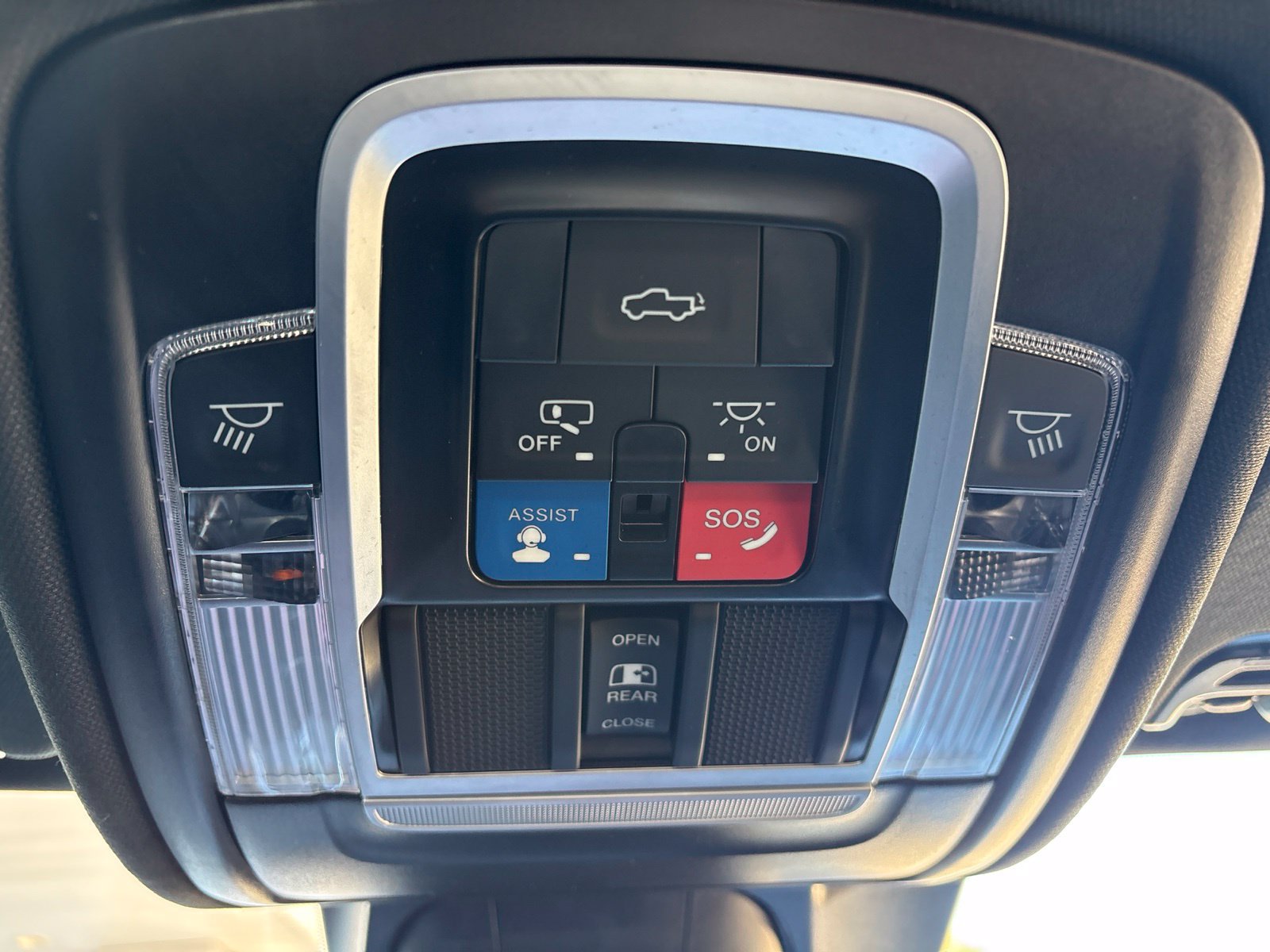 Used 2024 RAM 1500 Laramie RWD image 21