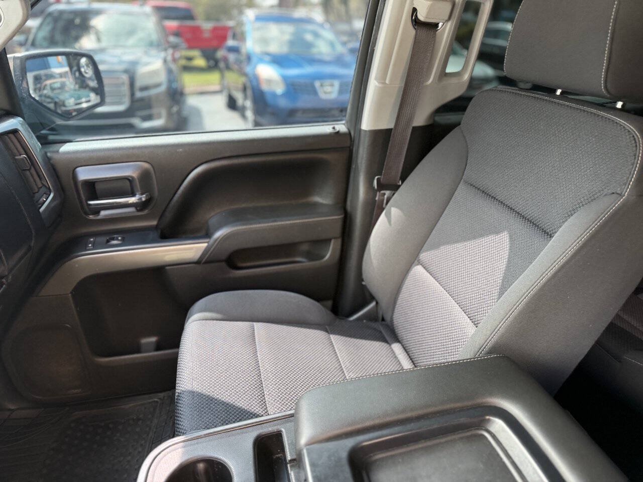 Used 2017 Chevrolet Silverado 1500 LT w/ Texas Edition RWD image 9
