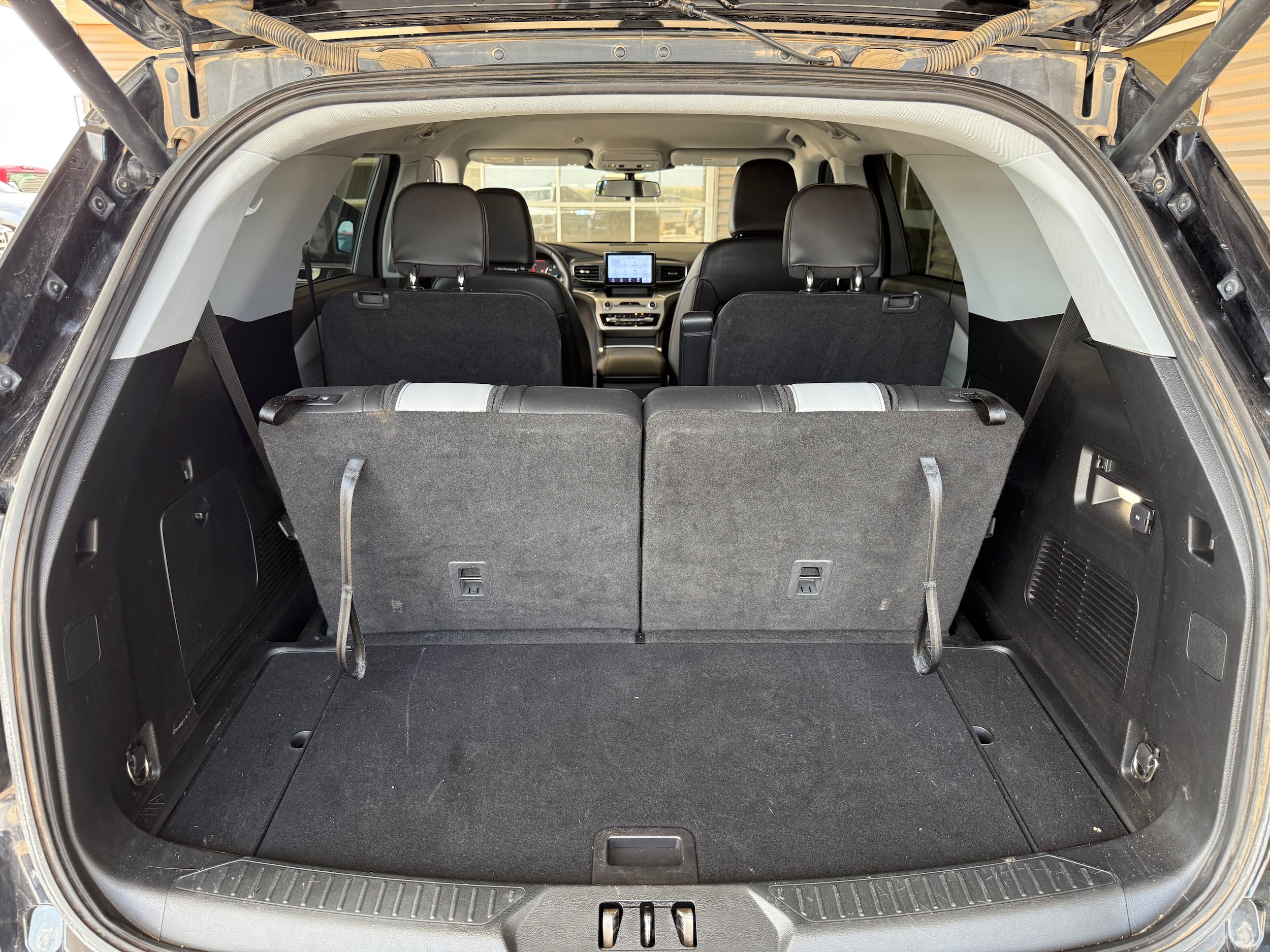 Used 2021 Ford Explorer XLT w/ Equipment Group 202A AWD/4WD image 15