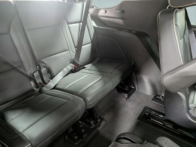 Used 2023 GMC Yukon SLT w/ SLT Premium Package AWD/4WD image 30