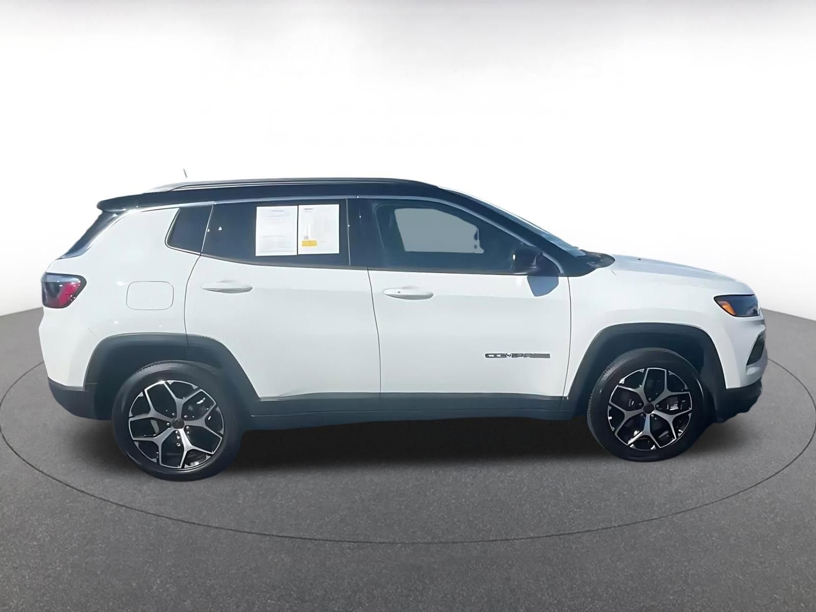 Used 2025 Jeep Compass Limited AWD/4WD image 15