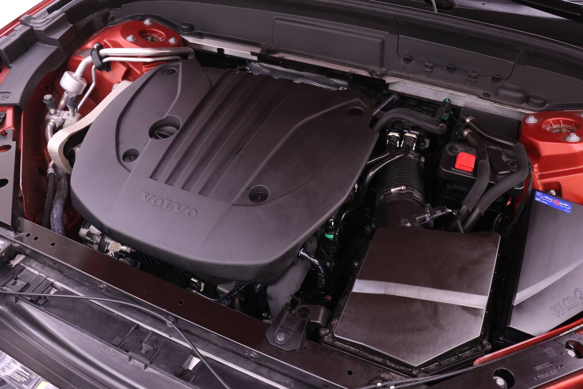 Certified 2023 Volvo XC60 B5 Ultimate w/ Protection Package Premier image 25