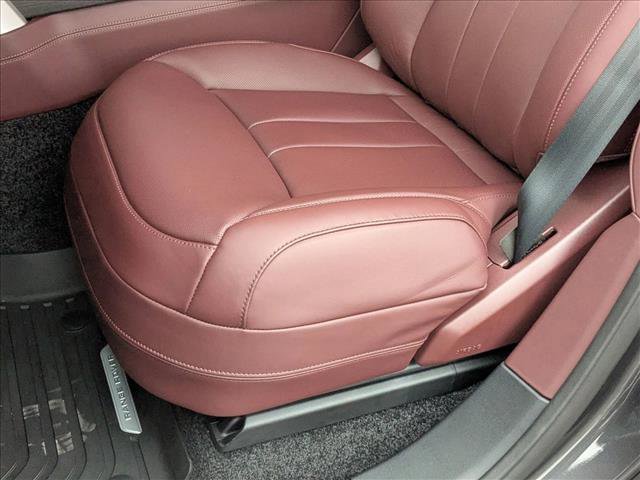 New 2026 Land Rover Range Rover SE image 4