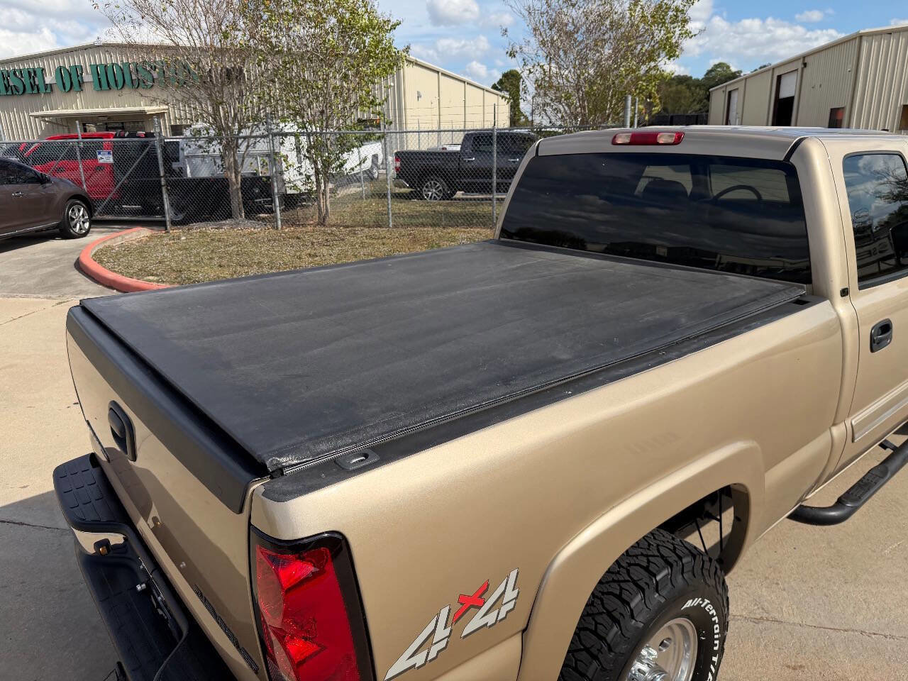 Used 2005 Chevrolet Silverado 2500 LT w/ Heavy-Duty Power Package image 67