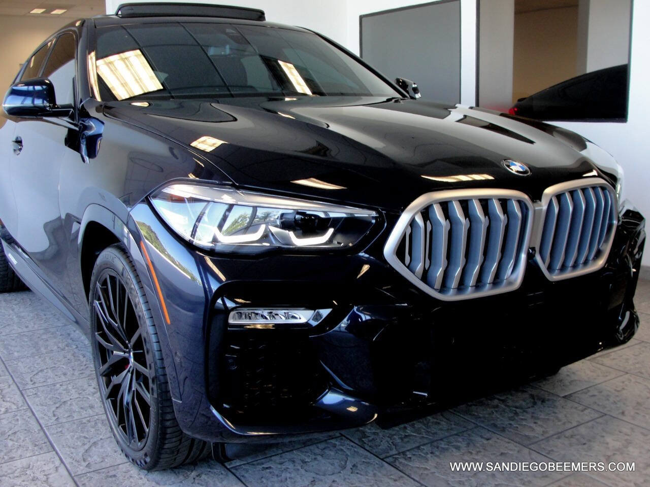 Used 2021 BMW X6 xDrive40i w/ M Sport Package AWD/4WD image 32