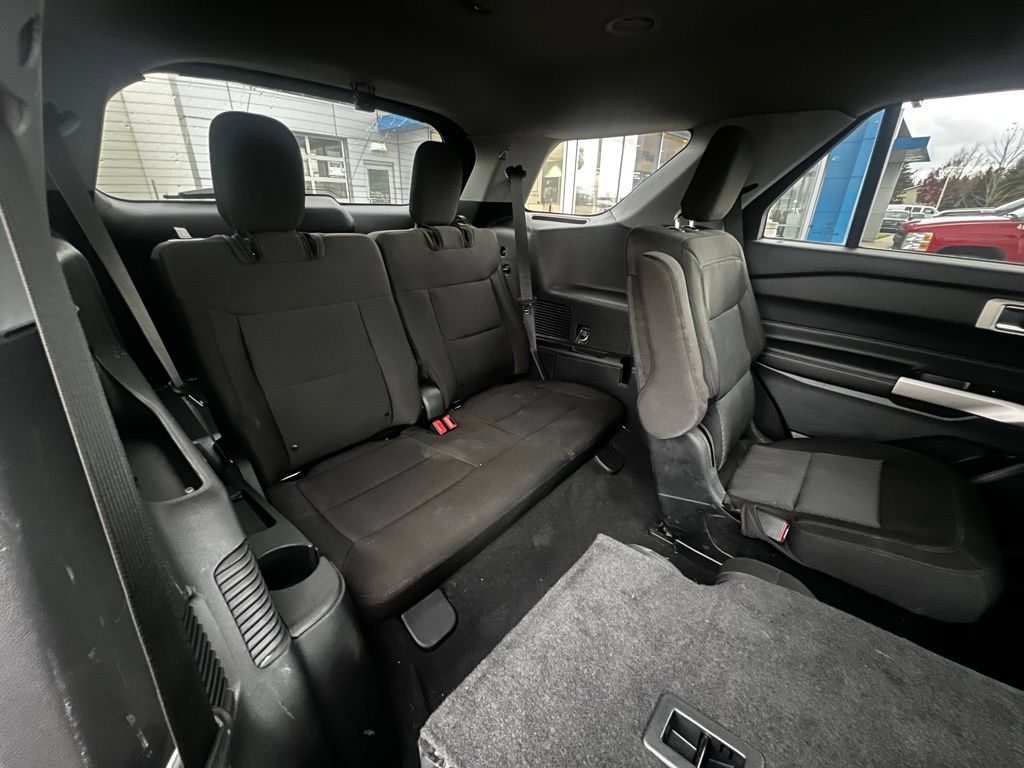 Used 2023 Ford Explorer XLT AWD/4WD image 23