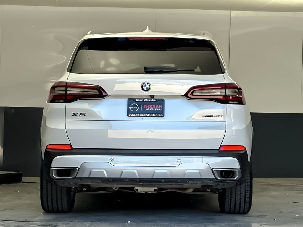 Used 2023 BMW X5 xDrive40i AWD/4WD image 4
