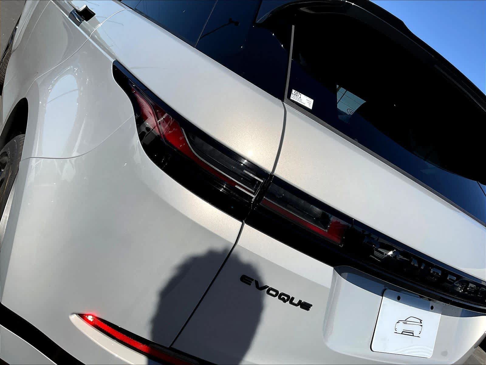 New 2026 Land Rover Range Rover Evoque Dynamic SE AWD/4WD image 25