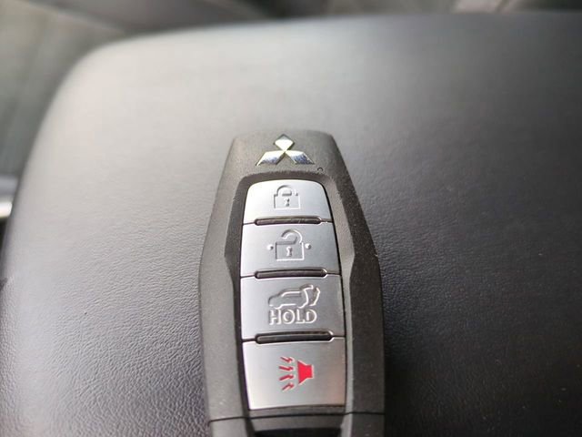 Used 2022 Mitsubishi Outlander SE FWD image 31