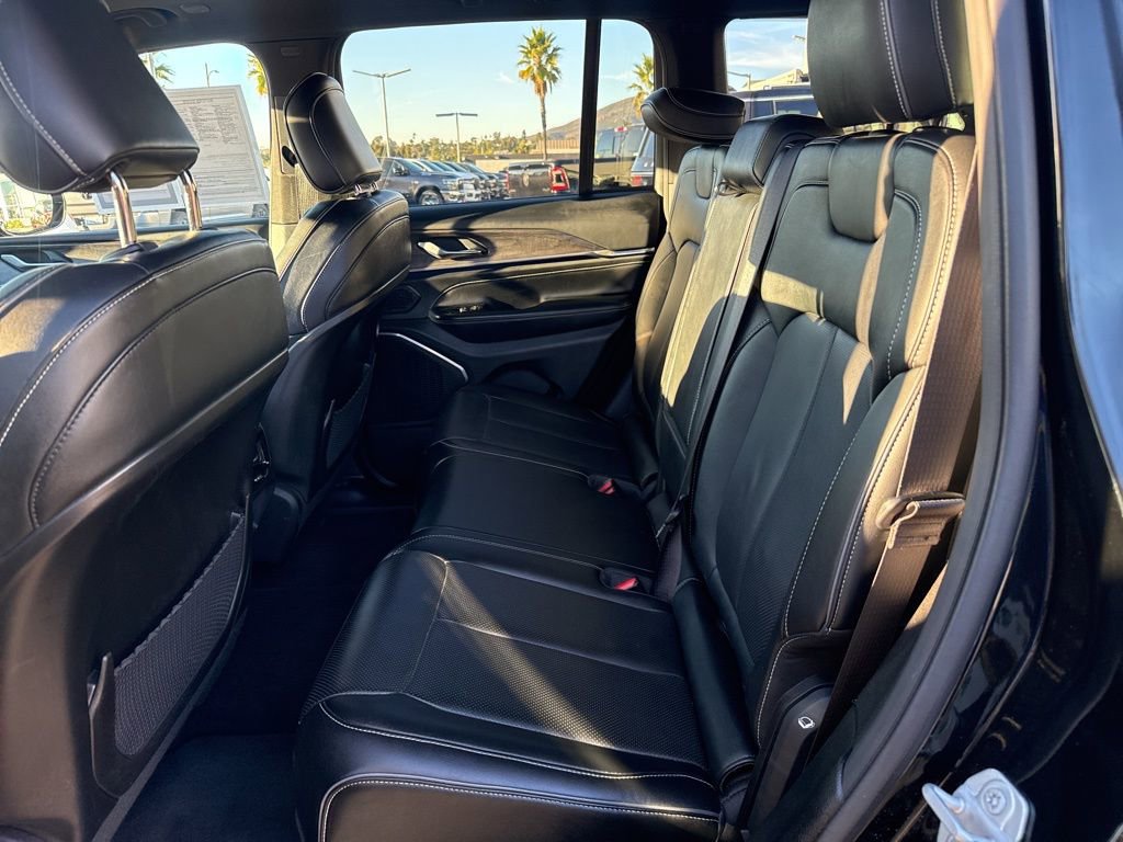 Used 2022 Jeep Grand Cherokee Overland image 18