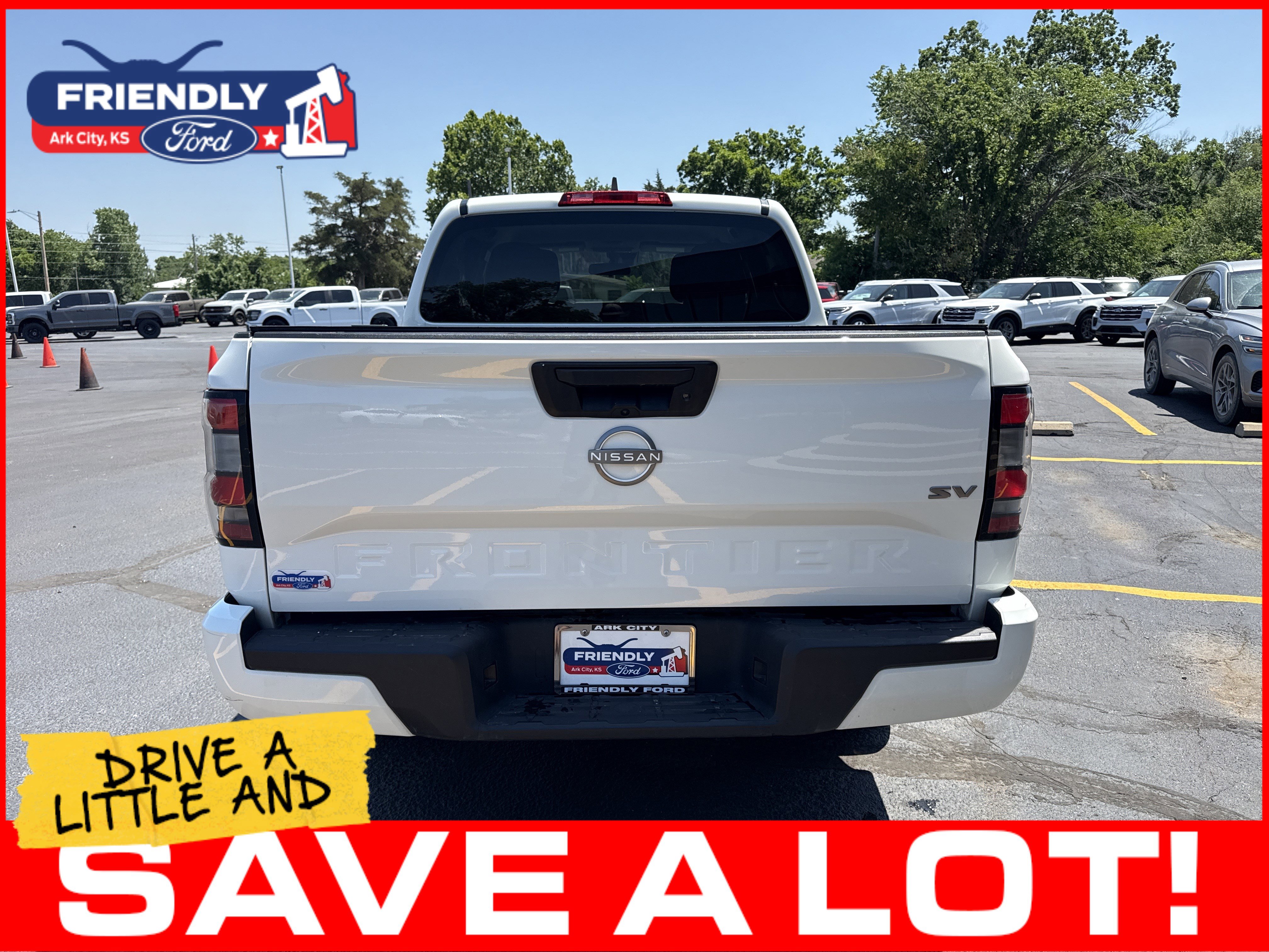 Used 2023 Nissan Frontier SV RWD image 6